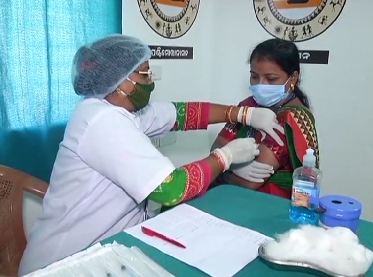 ପ୍ରକୃତରେ କୋଭାକ୍ସିନର କ୍ଲିନିକାଲ୍ ପରୀକ୍ଷା ଓ ଏହାର ସୁରକ୍ଷା ଓ କାର୍ଯ୍ୟକ୍ଷମତା ଉପରେ ପରୀକ୍ଷା ଜାରି ରହିଥିବା ବେଳେ ହିଁ ଲୋକଙ୍କୁ ଏହି ଭ୍ୟାକ୍ସିନ୍ ଦେବା ପାଇଁ ଅନୁମତି ମିଳିଥିଲା । ସେଇଥି ପାଇଁ ଯୌନ କ୍ରିୟା ଉପରେ ଉଠିଥିବା ପ୍ରଶ୍ନଟି ଅଧିକ ପ୍ରାସଙ୍ଗିକ ହୋଇପଡ଼ିଛି । ପ୍ରକୃତରେ କୋଭାକ୍ସିନର କ୍ଲିନିକାଲ୍ ପରୀକ୍ଷା ଓ ଏହାର ସୁରକ୍ଷା ଓ କାର୍ଯ୍ୟକ୍ଷମତା ଉପରେ ପରୀକ୍ଷା ଜାରି ରହିଥିବା ବେଳେ ହିଁ ଲୋକଙ୍କୁ ଏହି ଭ୍ୟାକ୍ସିନ୍ ଦେବା ପାଇଁ ଅନୁମତି ମିଳିଥିଲା । ସେଇଥି ପାଇଁ ଯୌନ କ୍ରିୟା ଉପରେ ଉଠିଥିବା ପ୍ରଶ୍ନଟି ଅଧିକ ପ୍ରାସଙ୍ଗିକ ହୋଇପଡ଼ିଛି ।