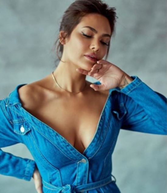  ବଲିଉଡ୍ ଅଭିନେତ୍ରୀ ଏଶା ଗୁପ୍ତା (Esha Gupta)