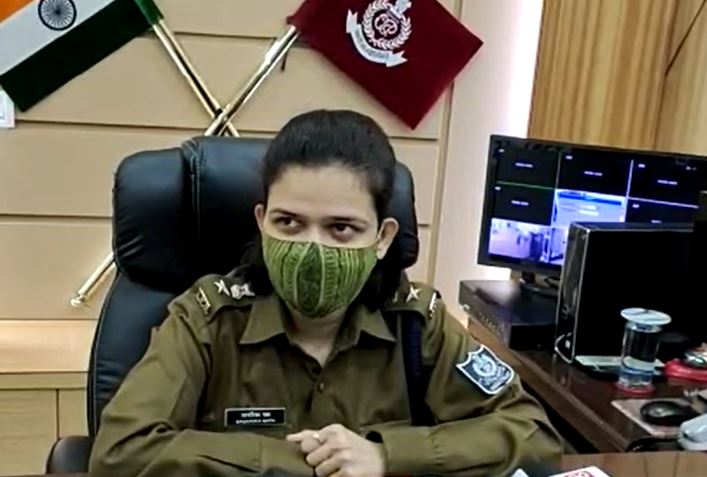  ଘଟଣା ସ୍ଥଳରେ ଏସ୍.ପି. ସାଗରିକା ନାଥ ଓ ବରିଷ୍ଠ ପୋଲିସ ଅଧିକାରୀ ପହଞ୍ଚି ତଦନ୍ତ ଆରମ୍ଭ କରିଛନ୍ତି । ରମେଶ ତାଙ୍କର କିଛି ସାଙ୍ଗଙ୍କ ସହ ଭୋଜି କରିବାକୁ ଯାଇଥିବା ନେଇ ତାଙ୍କ ପରିବାର କହୁଛନ୍ତି ।