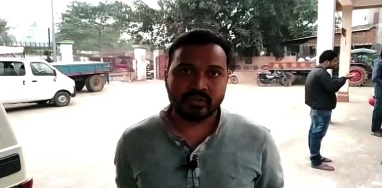  ଏମିତି ପିଲା ଅପହରଣ ଘଟଣାର ପୁନରାବୃତ୍ତି ହୋଇଚାଲିଥିବା ଯୋଗୁଁ ଲୋକେ ଭୟରେ କାଳାତିପାତ କରୁଥିବା କହିଛନ୍ତି ସ୍ଥାନୀୟ ବାସିନ୍ଦା ରତିକାନ୍ତ ସାମଲ । ପାଞ୍ଚ ମାସ ଭିତରେ ଦୁଇଟି ଅପହରଣ ଘଟଣା ଘଟିଥିବା ସେ କହିଛନ୍ତି ।