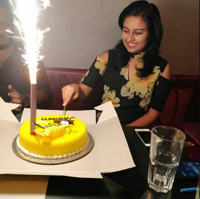  ସୋମବାର ଦିନ ଜୟଶ୍ରୀ ନିଜ ପରିବାର ଓ ବନ୍ଧୁମାନଙ୍କ ମେସେଜ୍ ଓ ଫୋନ୍ କଲର ଉତ୍ତର ଦେବା ବନ୍ଦ କରିଦେଇଥିଲେ ।