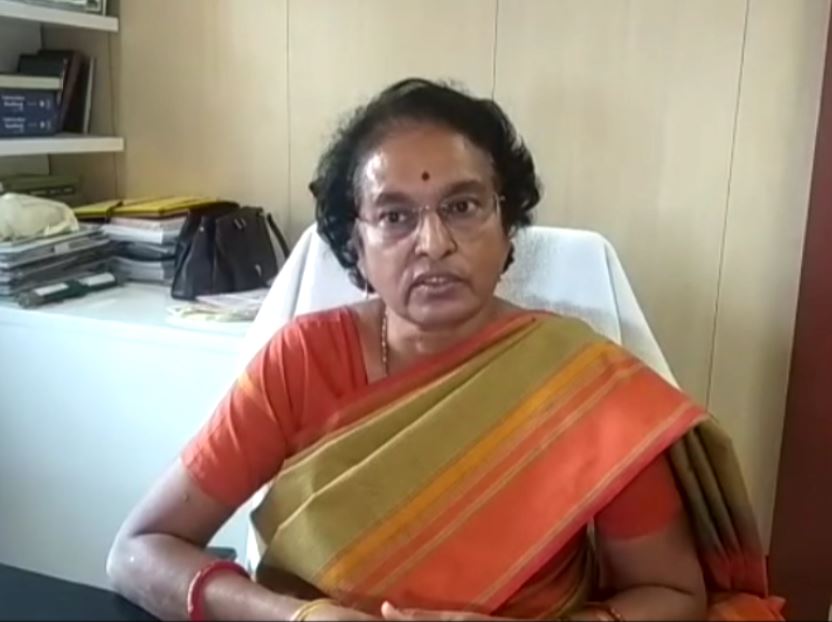  ରମାଦେବୀ ମହିଳା ବିଶ୍ବବିଦ୍ୟାଳୟର (Ramadevi University) କ୍ୟାମ୍ପସ ବାହାରେ ଏହି ଘଟଣା ଘଟିଥିଲେ ବି ପୋଲିସର ତଦନ୍ତରେ ସହଯୋଗ କରିବାକୁ ବିଶ୍ୱବିଦ୍ୟାଳୟ ପ୍ରଶାସନ ପ୍ରସ୍ତୁତ ଅଛି ବୋଲି କହିଛନ୍ତି ବିଶ୍ବବିଦ୍ୟାଳୟର କୁଳପତି ଅପରାଜିତା ଚୌଧୁରୀ ।