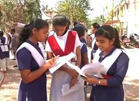 ମ୍ୟାଟ୍ରିକ ପରୀକ୍ଷା ଫି ଛାଡ଼ ହେଲା; ଆଦେଶ ଦେଲେ CM; ୬ ଲକ୍ଷରୁ ଅଧିକ ପିଲା ଲାଭ ପାଇବେ