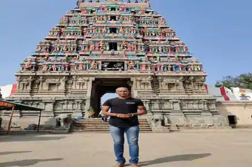 ଟି ନଟରାଜନ୍ ନିଜକୁ ମୁଣ୍ଡନ କଲେ
