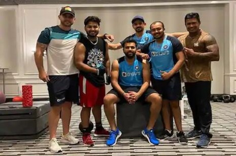 Ind vs Aus: ବ୍ରିସବେନ୍ ହୋଟେଲରେ ବନ୍ଦୀ ଥିବା ଟିମ୍ ଇଣ୍ଡିଆ; ଖେଳାଳିମାନଙ୍କୁ ଟଏଲେଟ ପର୍ଯ୍ୟନ୍ତ ସଫା କରିବାକୁ ପଡୁଛି!