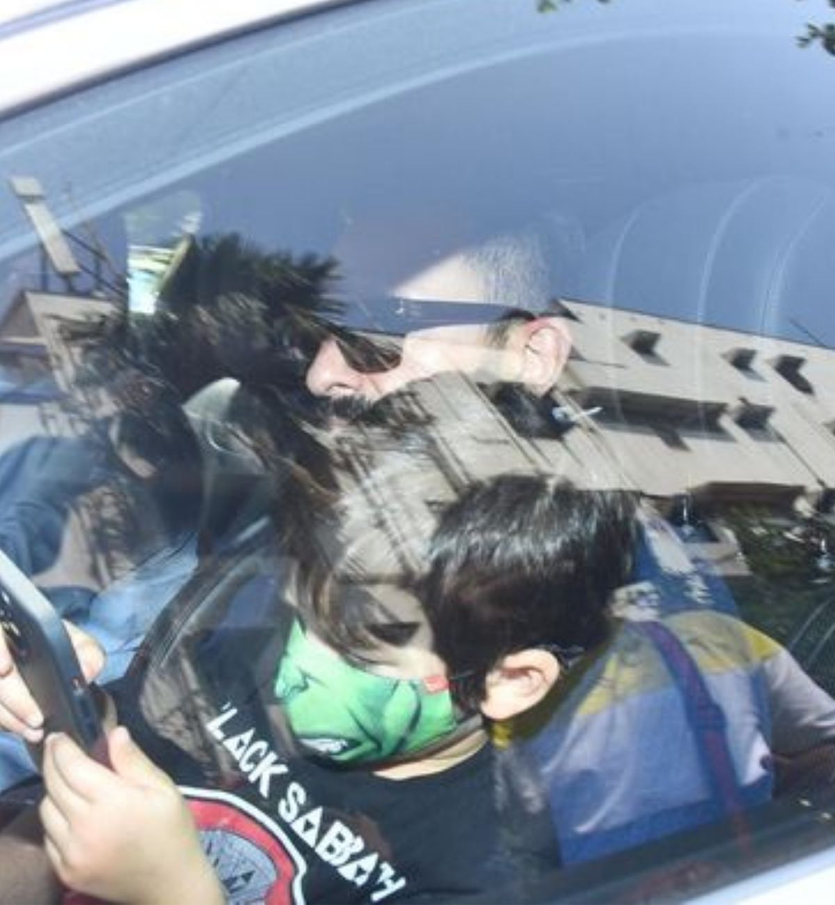  ତୈମୁର ଅଲି ଖାନ୍‌ ନିଜ ପିତା ସୈଫ ଅଲି ଖାନଙ୍କ ସହ କାରରେ ଆସି ହସପିଟାଲରେ ପହଞ୍ଚିଥିଲେ ।