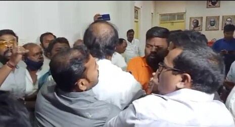 ମୁଥ, ଗୋଇଠା, ଭଙ୍ଗାରୁଜା, ମାରପିଟ୍ ଓ ଧସ୍ତାଧସ୍ତି… ପୁଣି ବାହାରିଲା ରାଜ୍ୟ କଂଗ୍ରେସରେ ପୁରୁଣା ରୋଗ