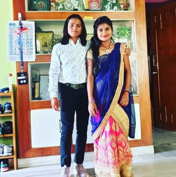 ମେ’ ୨୦୧୯ରେ ନିଜ ଜୀବନସଙ୍ଗୀନୀଙ୍କ ସହ ସୋସିଆଲ୍ ମିଡ଼ିଆରେ କେତେକ ଫଟୋ ପୋଷ୍ଟ କରି ଦୂତୀ ଲେଖିଥିଲେ: ‘‘ସେ ମୋ’ ସାବିତ୍ରୀ, ମୁଁ ତା’ ସତ୍ୟବାନ।’’ ମେ’ ୨୦୧୯ରେ ନିଜ ଜୀବନସଙ୍ଗୀନୀଙ୍କ ସହ ସୋସିଆଲ୍ ମିଡ଼ିଆରେ କେତେକ ଫଟୋ ପୋଷ୍ଟ କରି ଦୂତୀ ଲେଖିଥିଲେ: ‘‘ସେ ମୋ’ ସାବିତ୍ରୀ, ମୁଁ ତା’ ସତ୍ୟବାନ।’’