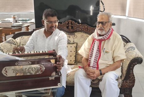 ‘ଏ ମାଟି ଓଡ଼ିଶା… ଏ ଜାତି ଓଡ଼ିଆ…’: ରାଜ୍ୟପାଳ ପ୍ରଫେସର ଗଣେଷୀ ଲାଲ ଗାଇଲେ ଓଡ଼ିଆ ଗୀତ
