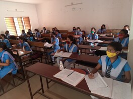 news18 - ଭୁବନେଶ୍ୱରରେ ସ୍କୁଲ୍ ପାଇଁ କରୋନା ଚିନ୍ତା ବଢ଼ିଲା; ନୟାପଲ୍ଲୀରେ ଶିକ୍ଷୟତ୍ରୀ ପଜିଟିଭ୍‌