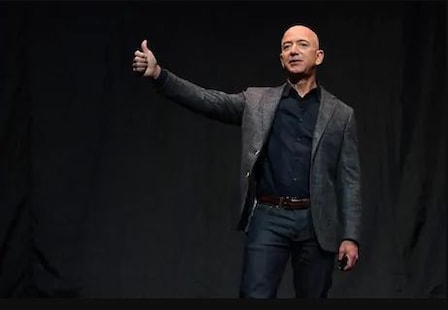 Amazon ର Jeff Bezos ପୁର୍ନବାର ହେଲେ ଦୁନିଆର ସବୁଠାରୁ ଧନୀଶାଳୀ ବ୍ୟକ୍ତି; Elon Musk କୁ ପଛରେ ପକାଇଲେ