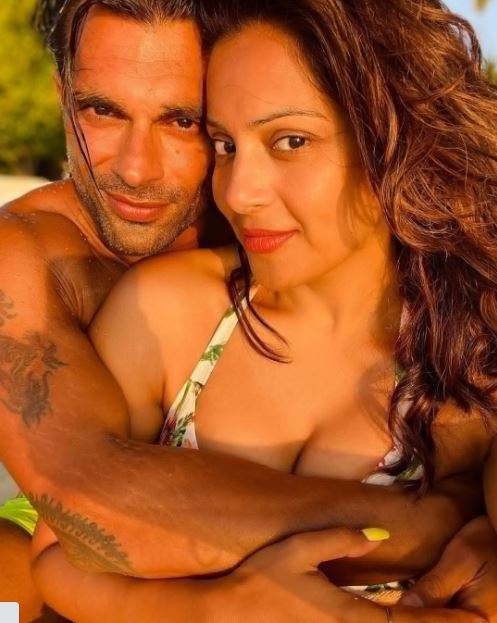  ବିପାଶା ନିଜ ସ୍ୱାମୀ ତଥା ଅଭିନେତା କରଣ ସିଂ ଗ୍ରୋଭରଙ୍କ ସହ ଛୁଟିଦିନ ଉପଭୋଗ କରୁଛନ୍ତି । ସେ ଫଟୋର କ୍ୟାପସନରେ ଲେଖିଛନ୍ତି, ଏକ ବର୍ଷ ପରେ ଏକ ଦୀର୍ଘ ଛୁଟି ଆବଶ୍ୟକ ଥିଲା ... । (ଫଟୋ ସୌଜନ୍ୟ- ଇନଷ୍ଟାଗ୍ରାମ / ବିପାଶାବସୁ)