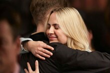 ଆଲିଙ୍ଗନ କରିବା ପ୍ରକୃତିର ଯୌନ ସମ୍ବନ୍ଧୀୟ କି? ଜାଣନ୍ତୁ ବିଶେଷଜ୍ଞଙ୍କ ମତ