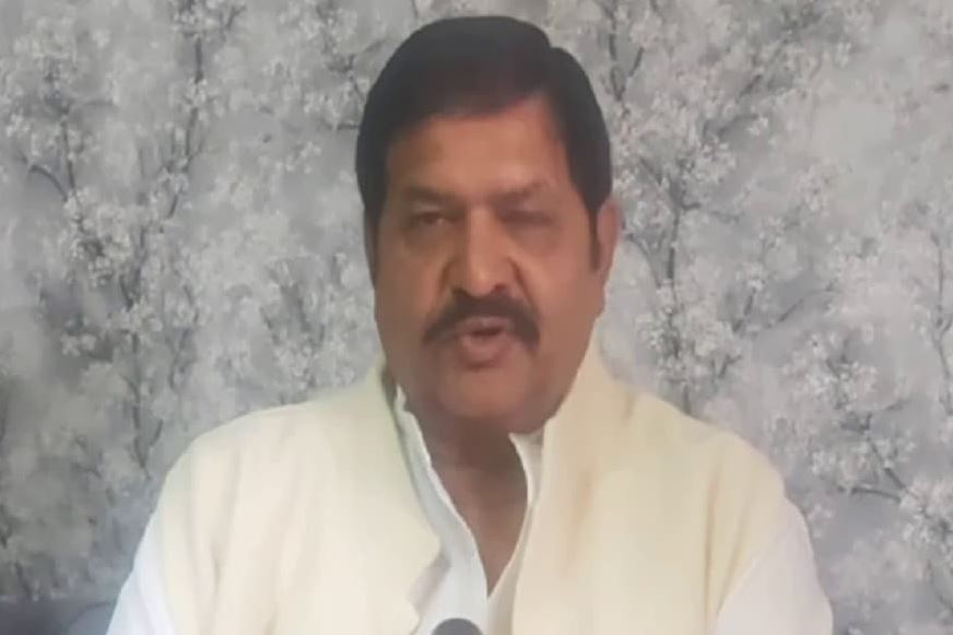  ଏଥି ସହିତ ରାହୁଲ ତେୱଟିଆଙ୍କ ମାମୁଁ ଧର୍ମବୀର ତେୱଟିଆ କହିଛନ୍ତି ଯେ ରାହୁଲ ପିଲାଦିନରୁ ବହୁତ ପରିଶ୍ରମୀ ଥିଲେ ଓ ସେ ଏଠାରେ ପହଞ୍ଚିବା ପାଇଁ ବହୁତ ପରିଶ୍ରମ କରିଛି  ଓ ସେହି ପରିଶ୍ରମର ଫଳାଫଳ ହେଉଛି ଯେ ଆଜି ସେ ଭାରତ ଦଳରେ ସ୍ଥାନ ପାଇଛି ଓ ତାଙ୍କୁ ଯଦି ପଡ଼ିଆ ମଧ୍ୟରେ ଖେଳିବାକୁ ସୁଯୋଗ ମିଳେ ତେବେ ସେ ନିଶ୍ଚିତ ଭାବରେ ଭଲ ଖେଳିବ ।<br />