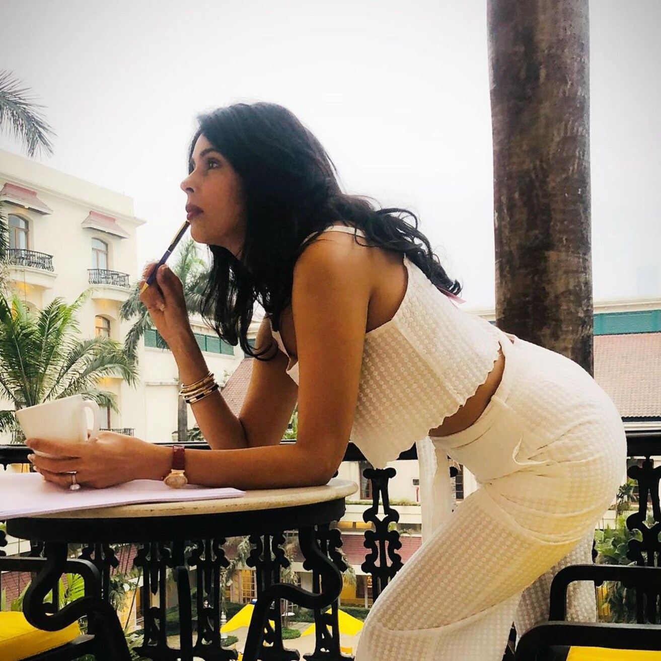  ମଲ୍ଲିକା ନିଶ୍ଚିତ ଭାବରେ ବଲିଉଡର ସବୁଠାରୁ ସେକ୍ସି ଅଭିନେତ୍ରୀମାନଙ୍କ ମଧ୍ୟରୁ ଜଣେ । (ସବୁ ଫଟୋ ସୌଜନ୍ୟ: ଇନଷ୍ଟାଗ୍ରାମ୍‌)