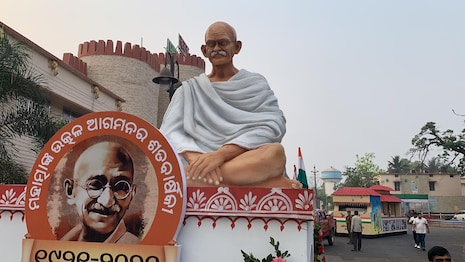 ୧୦୦ ବର୍ଷ ତଳେ ଆଜିର ଦିନ କଟକ ଆସିଥିଲେ ଗାନ୍ଧିଜୀ; ଆଜି ପୁଣି ଗାନ୍ଧିମୟ ହେଲା ସାରା ସହର