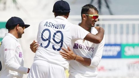 Ind vs Eng 4th Test Day 1: ପୁଣି କମାଲ୍ କଲେ ଅକ୍ଷର ପଟେଲ୍; ଇଂଲଣ୍ଡ୍ ୨୦୫ରେ ଅଲ୍-ଆଉଟ୍