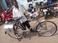 ସାଇକେଲ ପ୍ରେମ: ଏହି ପୁରୀବାସୀ ନିଜ ସାଇକେଲରେ ପ୍ରତି ଦିନ ନବରତ୍ନ ତେଲ, ସେଣ୍ଟ ଲଗାନ୍ତି