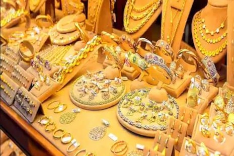 Gold Price Today: ସୁନା-ରୂପା ଦାମ୍ ପୁଣି ହ୍ରାସ ହେଲା; ଫଟାଫଟ ଦେଖନ୍ତୁ ଆଜିର ଦର