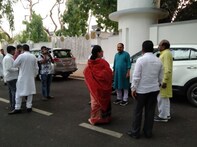 ବାଚସ୍ପତିଙ୍କ ଉପରକୁ ‘ଚପଲ ଫିଙ୍ଗା ପ୍ରସଙ୍ଗ’ ରାଜଭବନରେ ପହଞ୍ଚିଲା; ଫେରାଦ ହେଲା BJP