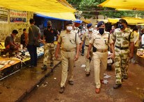 ଭୁବନେଶ୍ୱରରେ ମାସ୍କ କାହିଁ? ମାଛ କିଣିଲେ ଶହେ ଗ୍ରାମ୍, ଜରିମାନା ଦେଲେ ଶହେ ଟଙ୍କା