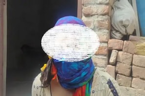 ମହିଳା ଅଭିଯୋଗ କଲେ: ସ୍ୱାମୀ ଗୁପ୍ତାଙ୍ଗରେ ଲେମ୍ବୁ ଓ ଫିଟ୍‌କିରି ପୂରାଉଛନ୍ତି - VIDEO