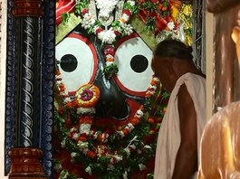 ଶ୍ରୀମନ୍ଦିରରେ କାଠ ଫାଳିଆରେ ସହକର୍ମୀଙ୍କୁ ଆକ୍ରମଣ କରିଥିବା JTP କର୍ମୀ ନିଲମ୍ବିତ ହେଲେ