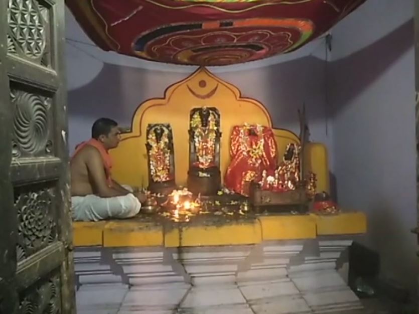  କେନ୍ଦୁଝର ଜିଲ୍ଲାର ବୀରଗୋବିନ୍ଦପୁରରେ ରହିଛି ଓଡି଼ଶାର ସର୍ବପୁରାତନ ଶ୍ରୀ ରାମ ମନ୍ଦିର ବା ରଘୁନାଥ ଜୀଉ ମନ୍ଦିର । କାଞ୍ଚି ବିଜୟର ସେନାପତି କେନ୍ଦୁଝରର ରାଜା ଗୋବିନ୍ଦ ଭଞ୍ଜ ଏହି ମନ୍ଦିର ପ୍ରତିଷ୍ଠା କରିଥିଲେ ।