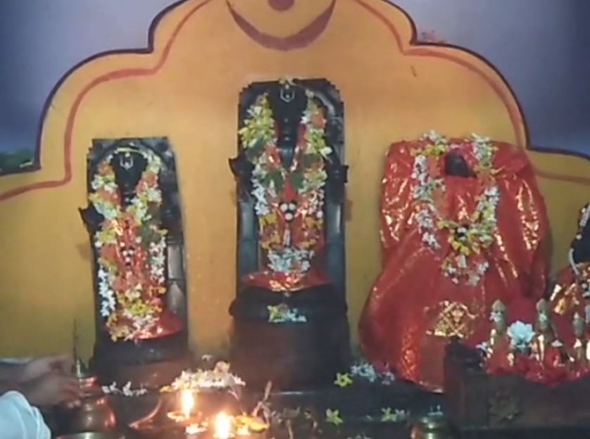  କେନ୍ଦୁଝର ଜିଲ୍ଲାର ବୀରଗୋବିନ୍ଦପୁରରେ ରହିଛି ଓଡି଼ଶାର ସର୍ବପୁରାତନ ଶ୍ରୀ ରାମ ମନ୍ଦିର ବା ରଘୁନାଥ ଜୀଉ ମନ୍ଦିର । କାଞ୍ଚି ବିଜୟର ସେନାପତି କେନ୍ଦୁଝରର ରାଜା ଗୋବିନ୍ଦ ଭଞ୍ଜ ଏହି ମନ୍ଦିର ପ୍ରତିଷ୍ଠା କରିଥିଲେ ।