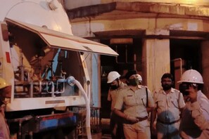 news18 - ଓଡ଼ିଶାରୁ ୨୨ ଟନ ଅକ୍ସିଜେନ ନେଇ ଆନ୍ଧ୍ର ଗଲା ଟ୍ୟାଙ୍କର; ଦିଲ୍ଲୀ ଓ ମହାରାଷ୍ଟ୍ର ବି ଯିବ