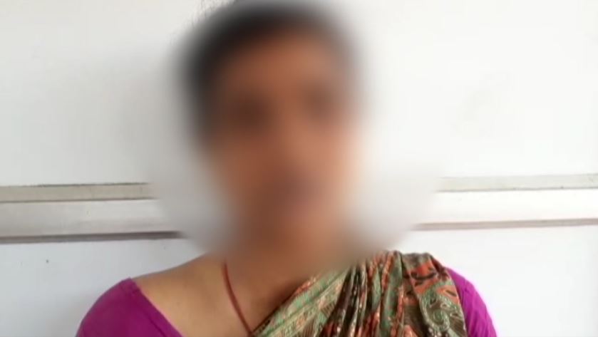  ଜଣେ ଅଭିଯୁକ୍ତ ଛାତ୍ରଙ୍କ ମା’ କହିଛନ୍ତି ଯେ ସେ ଏହି ଘଟଣାର କାରଣ ଜାଣି ନାହାନ୍ତି । ‘‘ସେମାନେ ସବୁ ସାଙ୍ଗ । ସm୍କୁଲ୍ ଛୁଟି ସମୟରେ ବାହାରକୁ ଯାଉଥିବା ବେଳେ ଜଣେ କହିଲା ତୁ ତାକୁ ଧର । ସେ (ତାଙ୍କ ପୁଅ) ଧରିବା ପରେ ସେ (ଅନ୍ୟ ଅଭିଯୁକ୍ତ) ତା’ ହାତ କାଟିଦେଲା ।’’