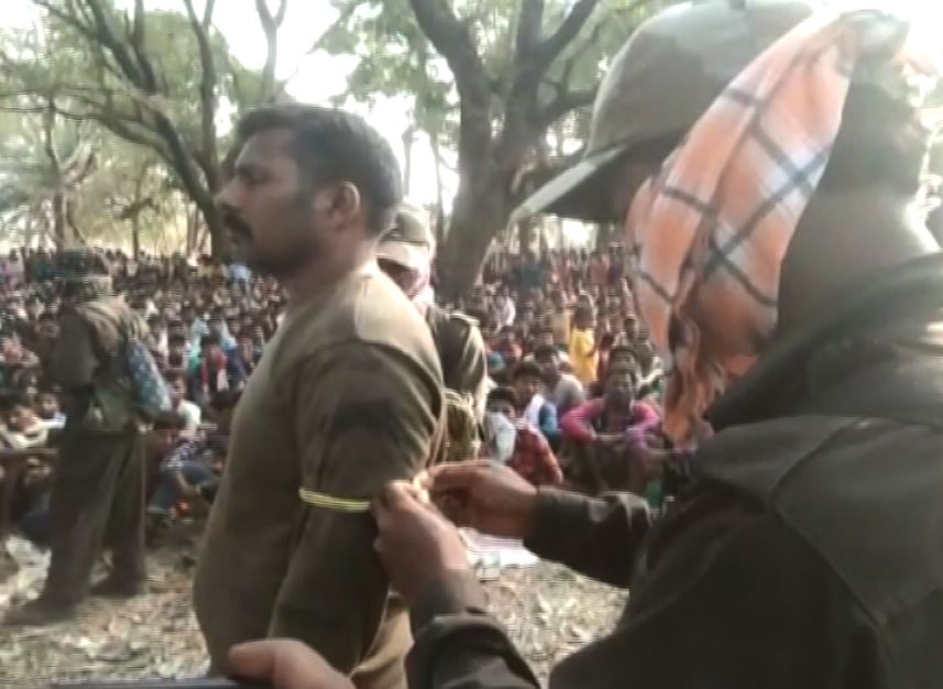ସେ କହିଛନ୍ତି ଯେ ନକ୍ସଲୀମାନେ ତାଙ୍କୁ ଠିକ୍ ସମୟରେ ଖାଇବା ପିଇବାକୁ ଦେଉଥିଲେ ଓ ତାଙ୍କ ଉପରେ କୌଣସି ଚାପ ପକାଉ ନ ଥିଲେ, ହେଲେ ସବୁ ବେଳେ ସେମାନେ ତାଙ୍କୁ ହତ୍ୟା କରିବାର ସମ୍ଭାବନା ରହୁଥିଲା । ସେ କହିଛନ୍ତି ଯେ ନକ୍ସଲୀମାନେ ତାଙ୍କୁ ଠିକ୍ ସମୟରେ ଖାଇବା ପିଇବାକୁ ଦେଉଥିଲେ ଓ ତାଙ୍କ ଉପରେ କୌଣସି ଚାପ ପକାଉ ନ ଥିଲେ, ହେଲେ ସବୁ ବେଳେ ସେମାନେ ତାଙ୍କୁ ହତ୍ୟା କରିବାର ସମ୍ଭାବନା ରହୁଥିଲା ।
