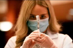 news18 - ବଜାରରେ ୭୦୦ ରୁ ୧୦୦୦ ଟଙ୍କା ମଧ୍ୟରେ ମିଳିପାରେ କରୋନା ଭେକ୍ସିନ; ଖୁବ ଶୀଘ୍ର ଘୋଷଣା ହେବ