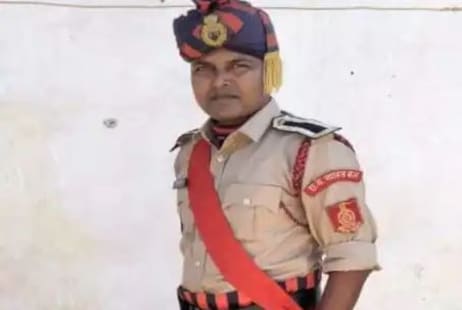 Chhattisgarh Naxal Attack: ଯବାନଙ୍କର ଯନ୍ତ୍ରଣା! ଯେଉଁ ବନ୍ଧୁ ଜୀବନ ରକ୍ଷା କରିଥିଲେ; ସେ ତାଙ୍କୁ ମରୁଥିବାର ଦେଖୁଥିଲେ