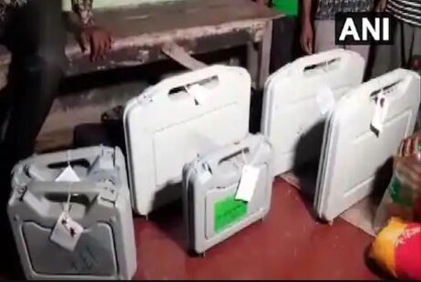 ବେଙ୍ଗଲ: TMC ନେତାଙ୍କ ଘରେ ମିଳିଲା EVM; ପୋଲିଂ ଅଫିସରଙ୍କୁ ନିଲମ୍ବିତ କଲେ ନିର୍ବାଚନ କମିଶନ