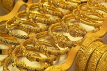 Gold Price: ରେକର୍ଡ଼ ଦରରୁ ଏବେ ବି ₹୭,୬୦୦ ଶସ୍ତା ଅଛି ସୁନା; ଏହି ମାସ ମହଙ୍ଗା ହୋଇଛି