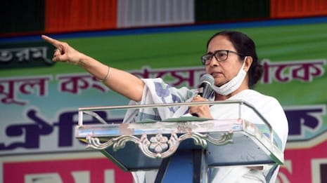 Bengal Polls 2021: ଖେଲା ହୋବେ! ବିଜୟ ଖୁସିରେ ବେଙ୍ଗଲରେ ୫୦,୦୦୦ ଫୁଟବଲ୍ ବାଣ୍ଟିବେ ମମତା ବାନାର୍ଜୀ