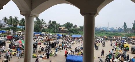 ଭୁବନେଶ୍ୱରରେ ରଜ ଖୁସିରେ ଲୋକେ କରୋନା ନିୟମକୁ ଫୁ କଲେ; ସଂକ୍ରମଣ ସମ୍ଭାବନା ଆହୁରି ବଢ଼ିଲା