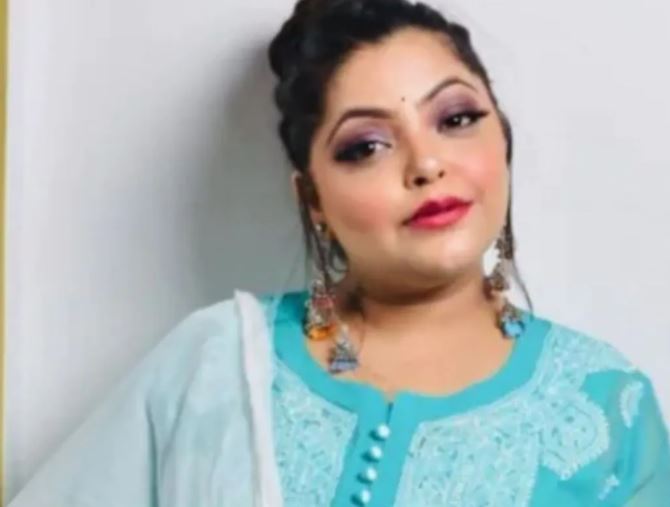  ଟିଭିର ଲୋକପ୍ରିୟ ସୋ 'ୟେ ରିସତା କୟା କେହଲତା ହେ' ର ଅଭିନେତ୍ରୀ ଦିବ୍ୟା ଭଟନଗର ମଧ୍ୟ ହୃଦଘାତରେ ମୃତ୍ୟୁ ବରଣ କରିଥିଲେ। ୨୬ ନଭେମ୍ବର ୨୦୨୦ରେ ସକାଳ ୩ଟାରେ ଦିବ୍ୟାଙ୍କର ଆକ୍ରମଣ ହୋଇଥିଲା। ୩୪ବର୍ଷୀୟା ଅଭିନେତ୍ରୀ କୋଭିଡରେ ସଂକ୍ରମିତ ହୋଇଥିଲେ। ତାଙ୍କ ସ୍ୱାମୀ ଗଗନ ତାଙ୍କୁ ମାନସିକ-ଶାରୀରିକ ନିର୍ଯାତନା ଦେଉଥିବାର ଅଭିଯୋଗ ହୋଇଥିଲା। (ଫଟୋ କ୍ରେଡିଟ୍: ସମ୍ବାଦ 18)