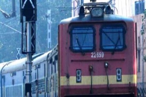 Indian Railway: ଟ୍ରେନରେ ମିଳୁଥିବା 'ପ୍ରସ୍ତୁତ ଖାଦ୍ୟ'କୁ ନେଇ ଯାତ୍ରୀଙ୍କ ଅଭିଯୋଗ