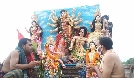 ଏ ବର୍ଷ ମଧ୍ୟ କୋରନା କଟକଣାରେ ଅନୁଷ୍ଠିତ ହୋଇଛି ମା' ଦୁର୍ଗାଙ୍କ ଭସାଣି ଉତ୍ସବ