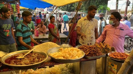 କଟକରେ ପୁଣି ଆରମ୍ଭ ହେଲା ଖାଦ୍ୟ ସାମଗ୍ରୀ ଯାଞ୍ଚ ଅଭିଯାନ; ୧୫ଟି ଦୋକାନର ସାମଗ୍ରୀ ନଷ୍ଟ କରାଗଲା