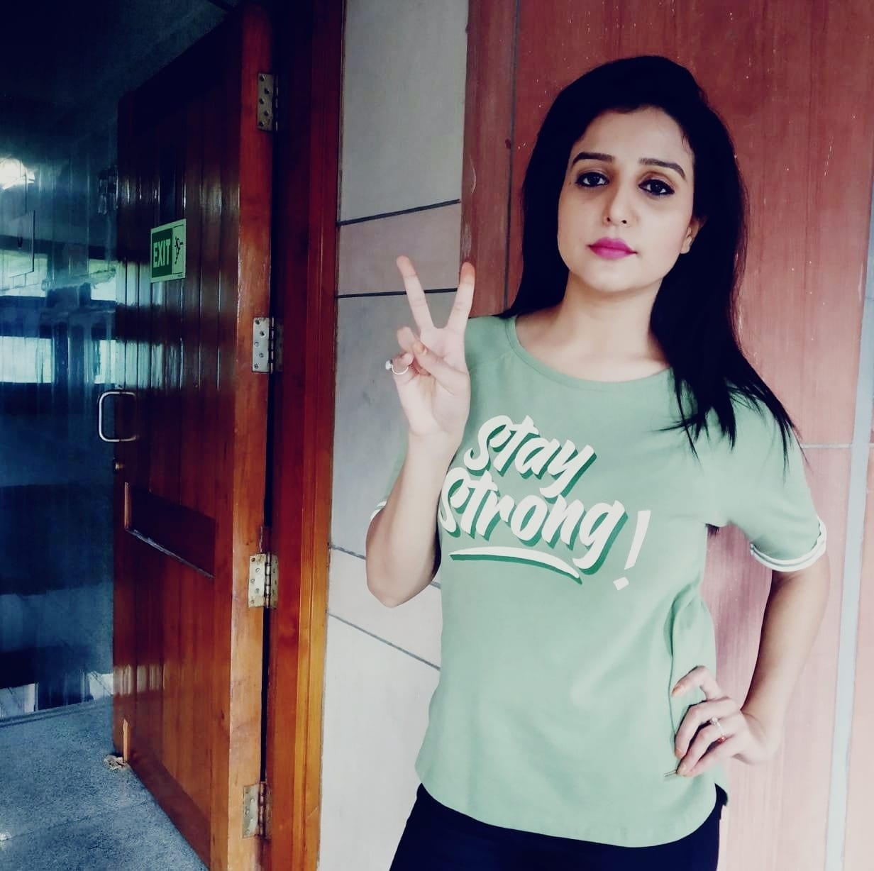  ସେହି ଫେସବୁକ୍ ପୋଷ୍ଟରେ ଜାଗୃତି କହିଥିଲେ ଯେ ଜଣେ ସାମ୍ବାଦିକା ଭାବେ ତାଙ୍କୁ ସାଂସଦମାନଙ୍କ ସହ କଥାବାର୍ତ୍ତା କରିବାକୁ ହୁଏ ଓ ଅନୁଭବଙ୍କ ସହ ତାଙ୍କର ଏକ ‘‘ସୁସ୍ଥ, ପେଶାଗତ ସମ୍ପର୍କ’’’ ଅଛି ।