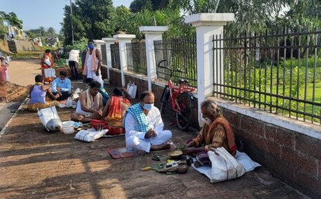 ଆଜି ମହାଳୟା: ଶ୍ରଦ୍ଧାଳୁଙ୍କୁ ବିନ୍ଦୁ ସାଗର ମନା; BMCର କଡ଼ା ନିୟମରେ କେହି କରିପାରିନାହାଁନ୍ତି ତିଳ ତର୍ପଣ