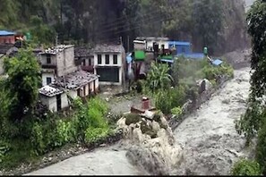 news18 - ନେପାଳରେ ବନ୍ୟା ପରିସ୍ଥିତି; ଭୂସ୍ଖଳନରେ ୨୧ ଜଣ ପ୍ରାଣ ହରାଇଛନ୍ତି; ୨୪ ଜଣ ନିଖୋଜ