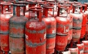 news18 - LPG ସିଲିଣ୍ଡରର ବୁକିଂରେ ପାଇ ପାରିବେ ୨,୭୦୦ ଟଙ୍କାର କ୍ୟାସବ୍ୟାକ; ପାଆନ୍ତୁ ଫାଇଦା
