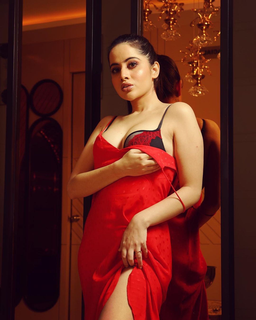 hot and bold images of Urfi Javed