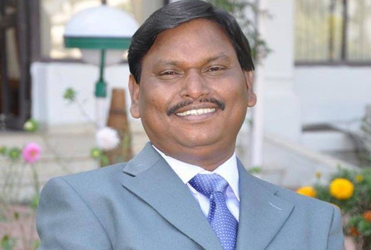  ତୀରନ୍ଦାଜ: ବିଜେପି ସାଂସଦ ତଥା କେନ୍ଦ୍ର ମନ୍ତ୍ରୀ ଅର୍ଜୁନ ମୁଣ୍ଡା ତୀରନ୍ଦାଜ ସଂଘର ସଭାପତି। ( ଫଟୋ PTI)