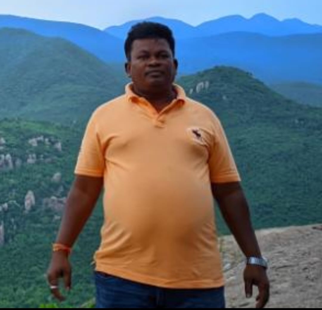  ଆଜି ଗୋପାଳକୁ ଝାରସୁଗୁଡ଼ା ଜେଏମଏଫସିରେ ହାଜର କରାଇବ କ୍ରାଇମବ୍ରାଞ୍ଚ । ସୂଚନା ଅନୁସାରେ ଗୋପାଳକୁ ଗୁଜରାଟରୁ ରାଞ୍ଚି ଆଣି ସେଠାରୁ ଝାରସୁଗୁଡ଼ା ଆଣିବାକୁ ଯୋଜନା ରଖିଛି କ୍ରାଇମବ୍ରାଞ୍ଚ । ଆଉ ରିମାଣ୍ଡ ପାଇଁ ଆବେଦନ କରିନପାରେ କ୍ରାଇମବ୍ରା଼ଞ୍ଚ ।