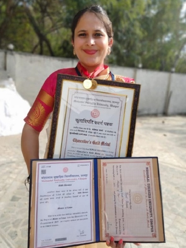  ମୁଁ ଯେତେବେଳେ ସ୍କୁଲରେ ଥିଲି, ମୁଁ ମୋର ସହକର୍ମୀମାନଙ୍କୁ କହିବାକୁ ଲଜ୍ଜା ଅନୁଭବ କରୁଥିଲି ଯେ ମୁଁ ଜଣେ କ୍ଷୀରଚାଷୀଙ୍କ ପରିବାରରୁ ଆସିଛି। କିନ୍ତୁ ବର୍ତ୍ତମାନ, ମୁଁ ମୋର ପିତାମାତାଙ୍କ ପାଇଁ ଗର୍ବିତ ଅନୁଭବ କରୁଛି।